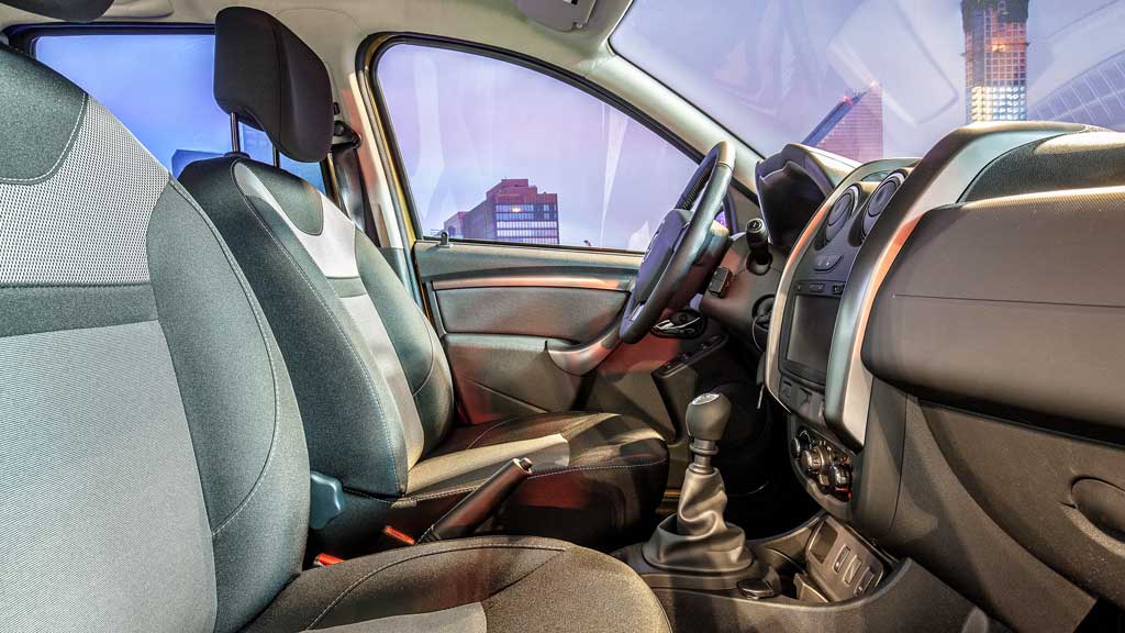Interno-Dacia-Duster-Urban-Explorer