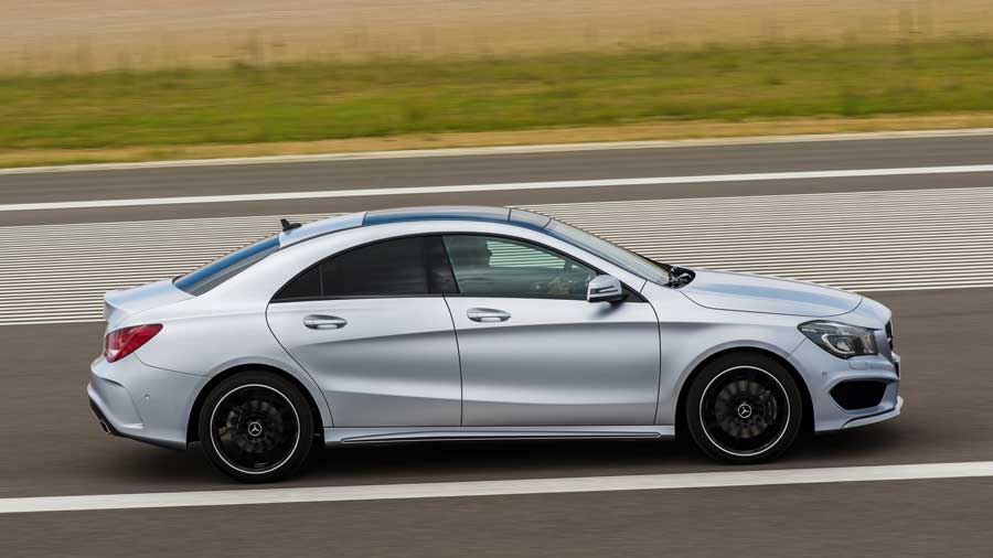 Mercedes-Benz_CLA_(27)