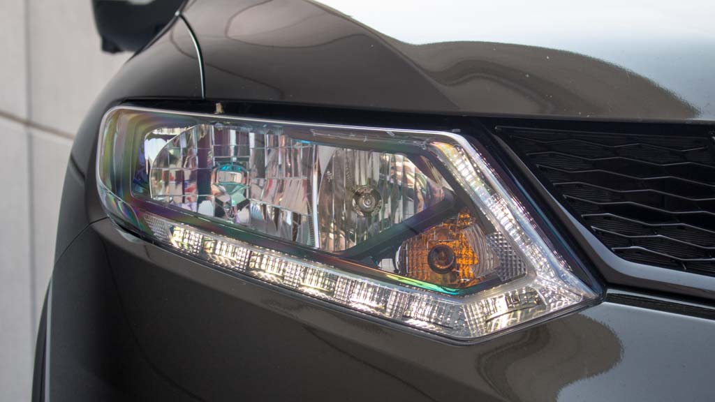 Nissan_X-Trail_13