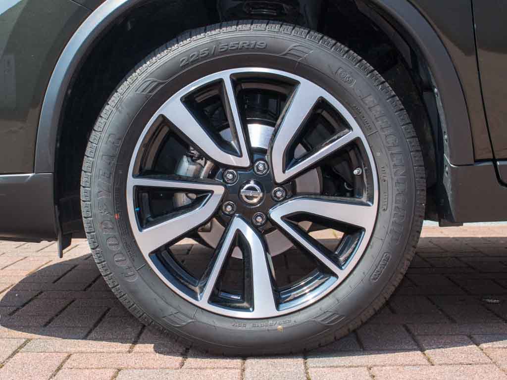 Nissan_X-Trail_8