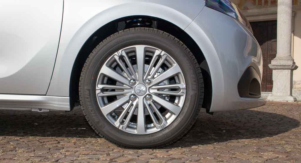 peugeot_208_gpl_10
