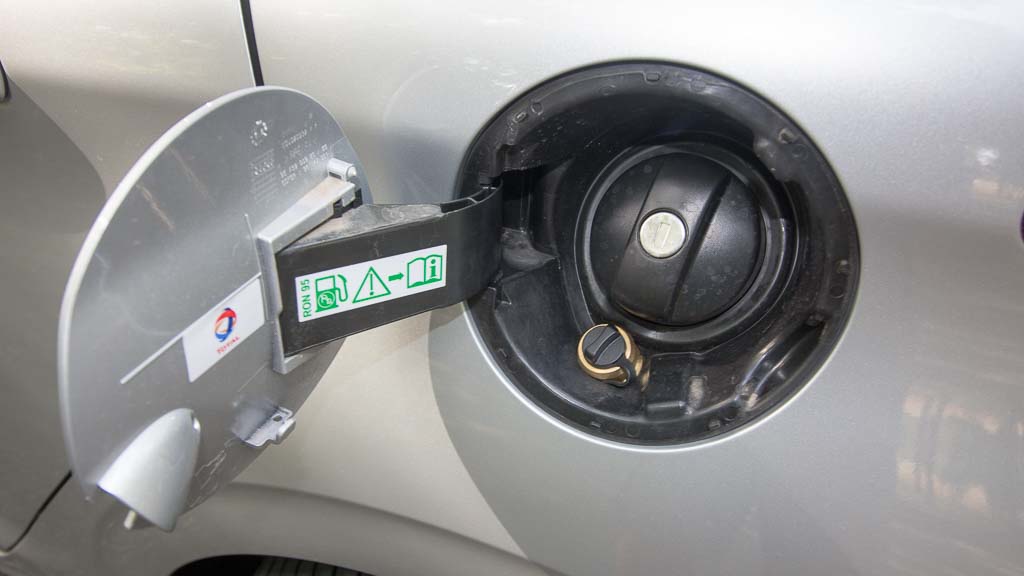 peugeot_208_gpl_4