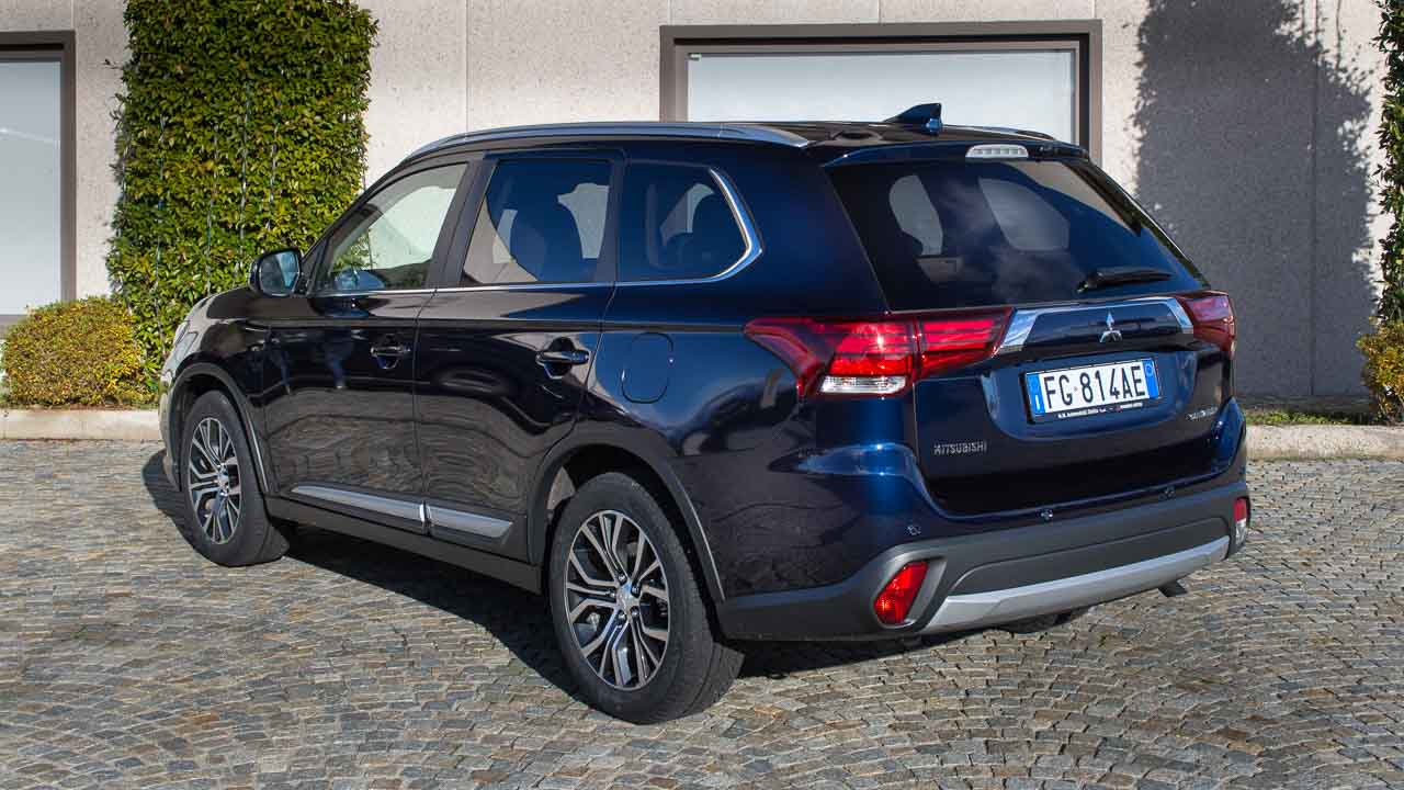 mitsubishi-oultander-awd-3