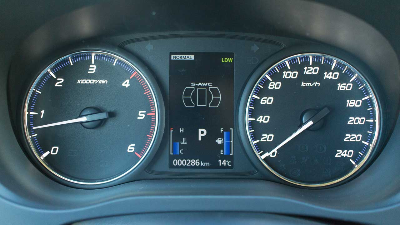 mitsubishi-oultander-awd-8