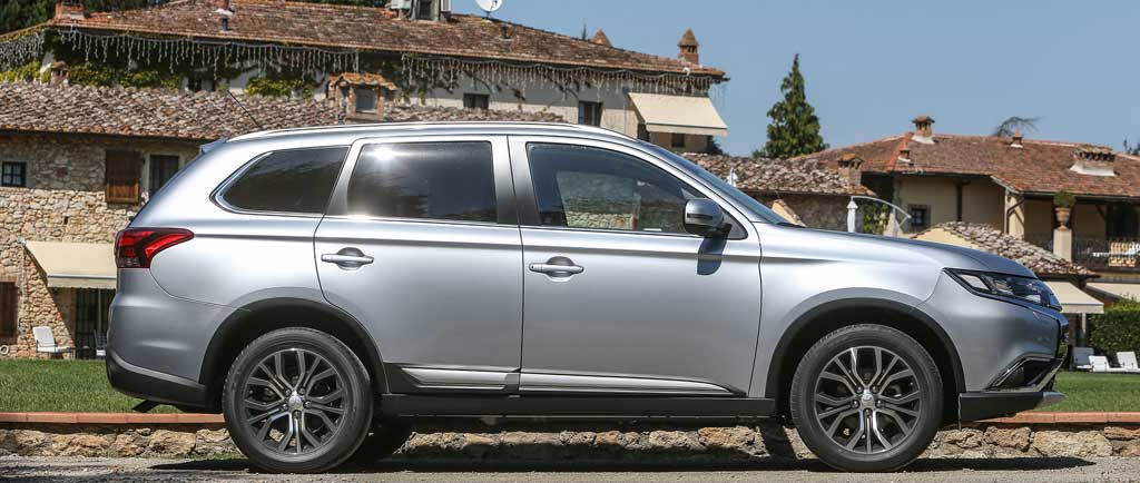 mitsubishi-outlander-esterno-16