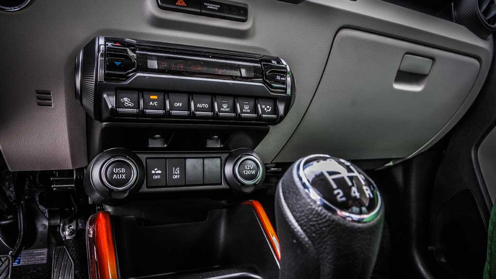 Suzuki Ignis-102