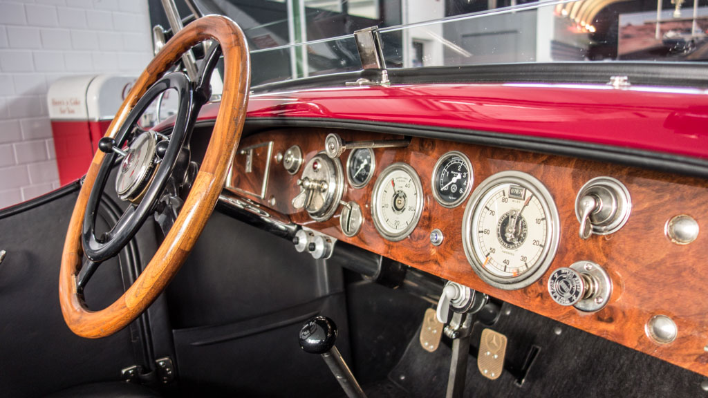 mercedes-benz classic center 6
