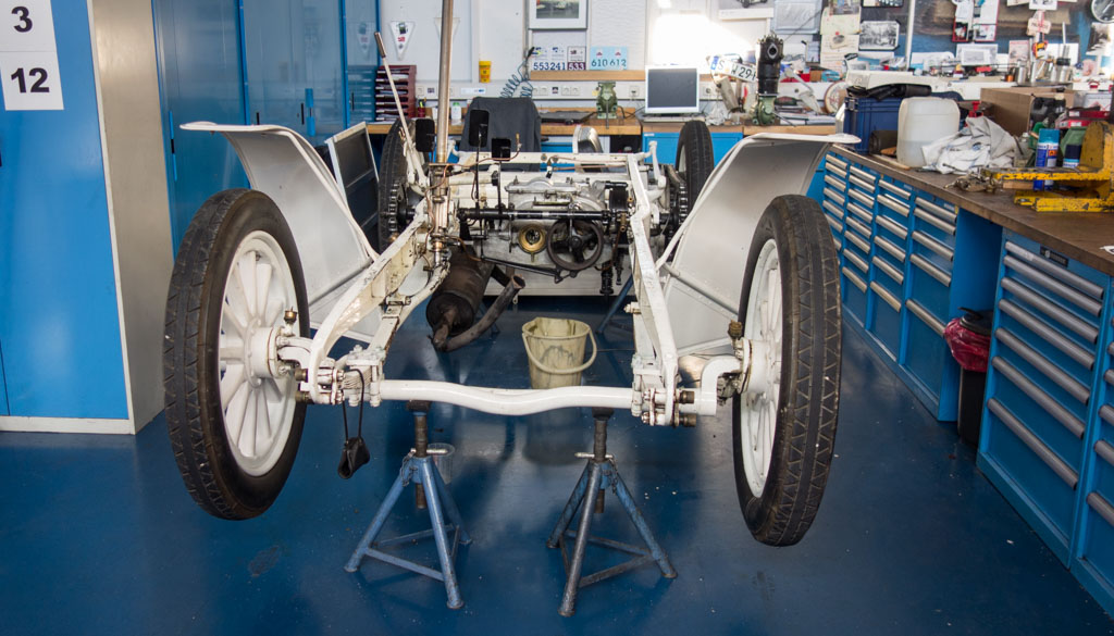 mercedes-benz classic center 8