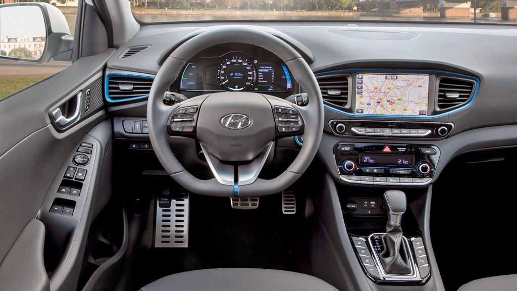 IONIQ-Plug-in-Hybrid-(3)