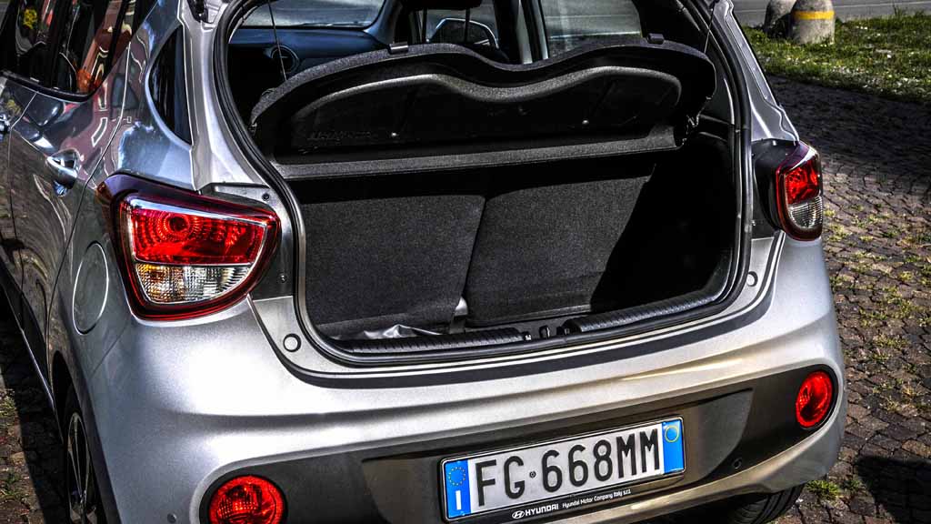 Hyundai i10-13