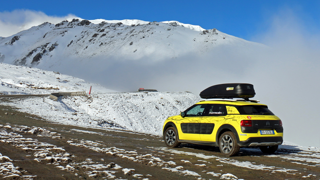 citroen c4 cactus avventura gialla 4
