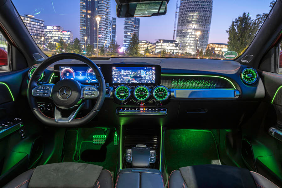 mercedes-benz eqb plancia