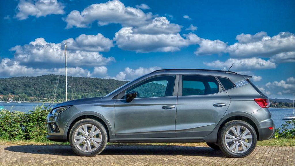seat arona laterale