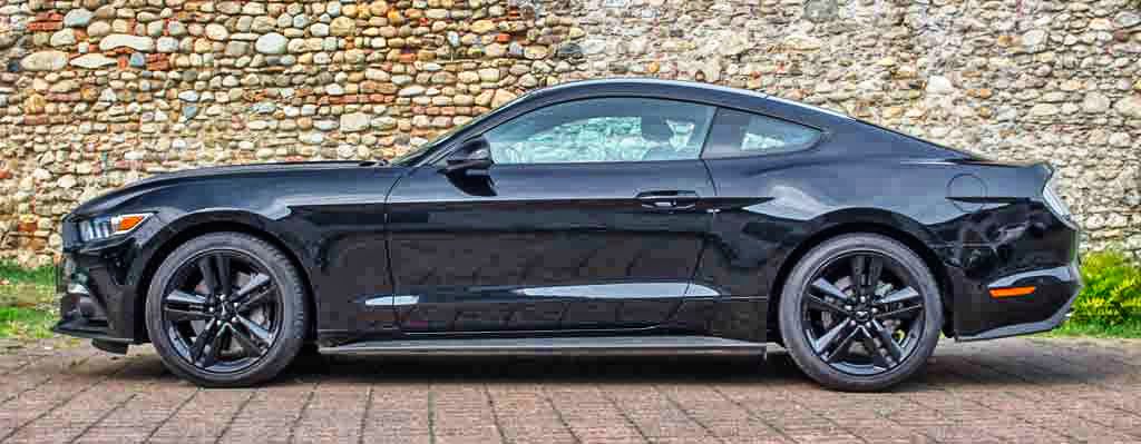ford mustang lato
