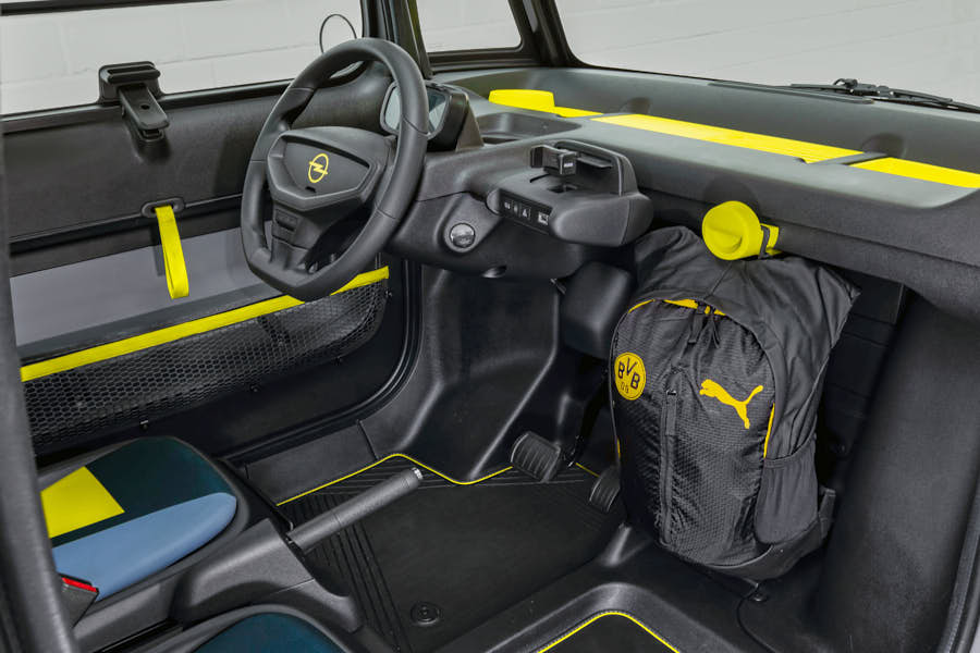 opel rocks-e 09 abitacolo