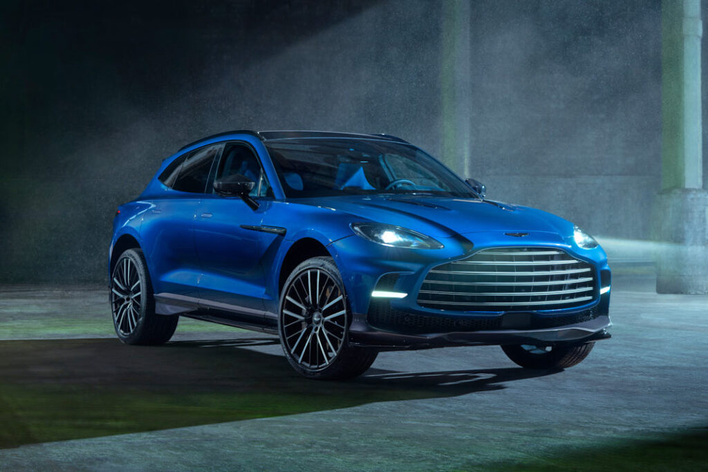 Aston Martin DBX707