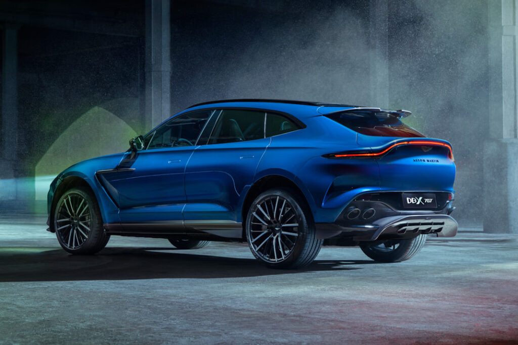 Aston Martin DBX707