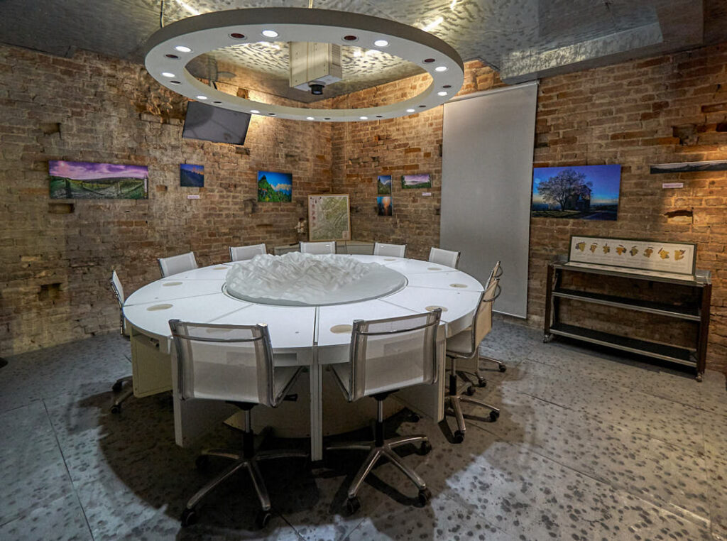 sala degustazione torre di barbaresco