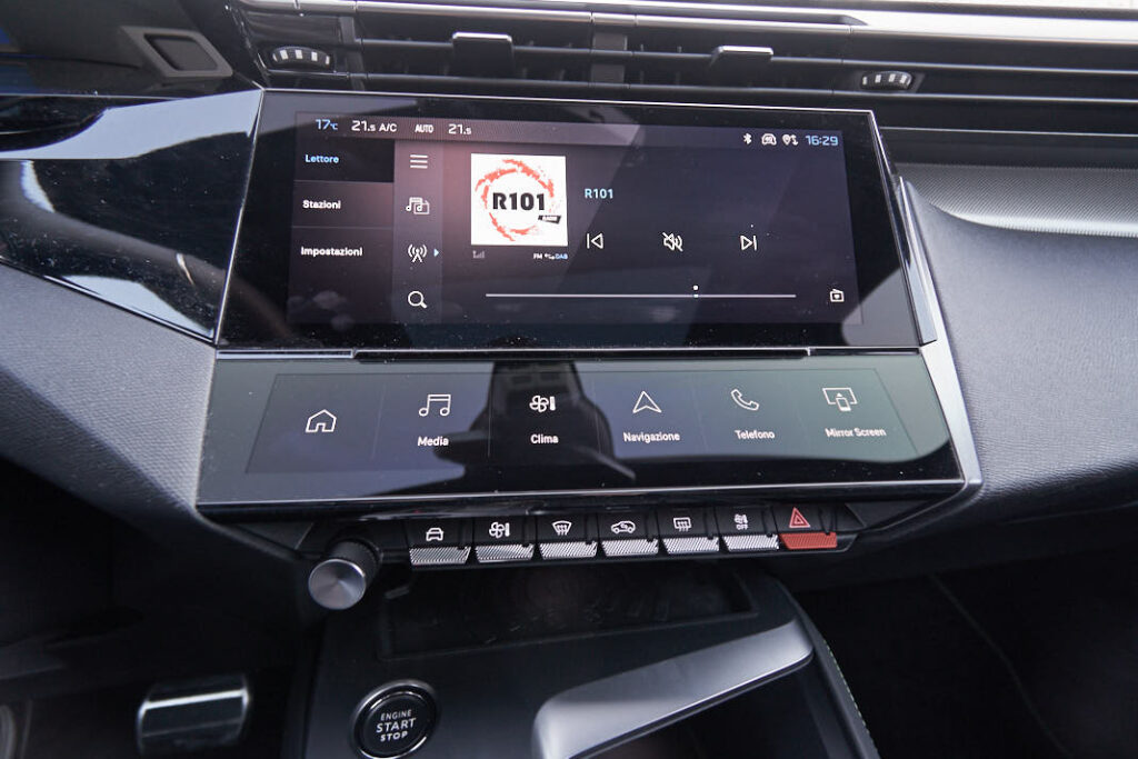 peugeot 308 infotainment