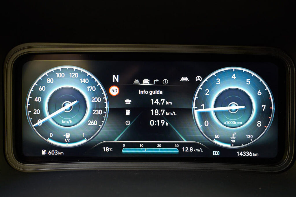 hyundai kona strumentazione
