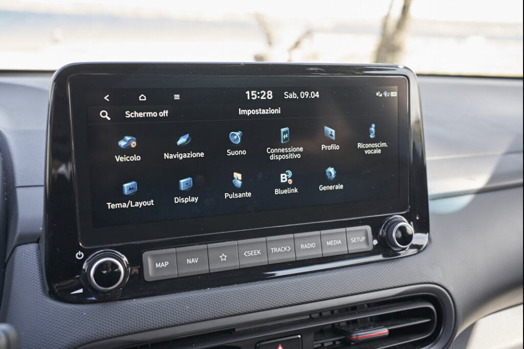 hyundai kona display