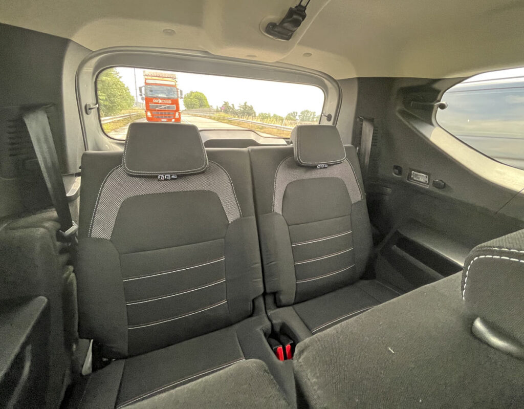 dacia jogger terza fila sedili