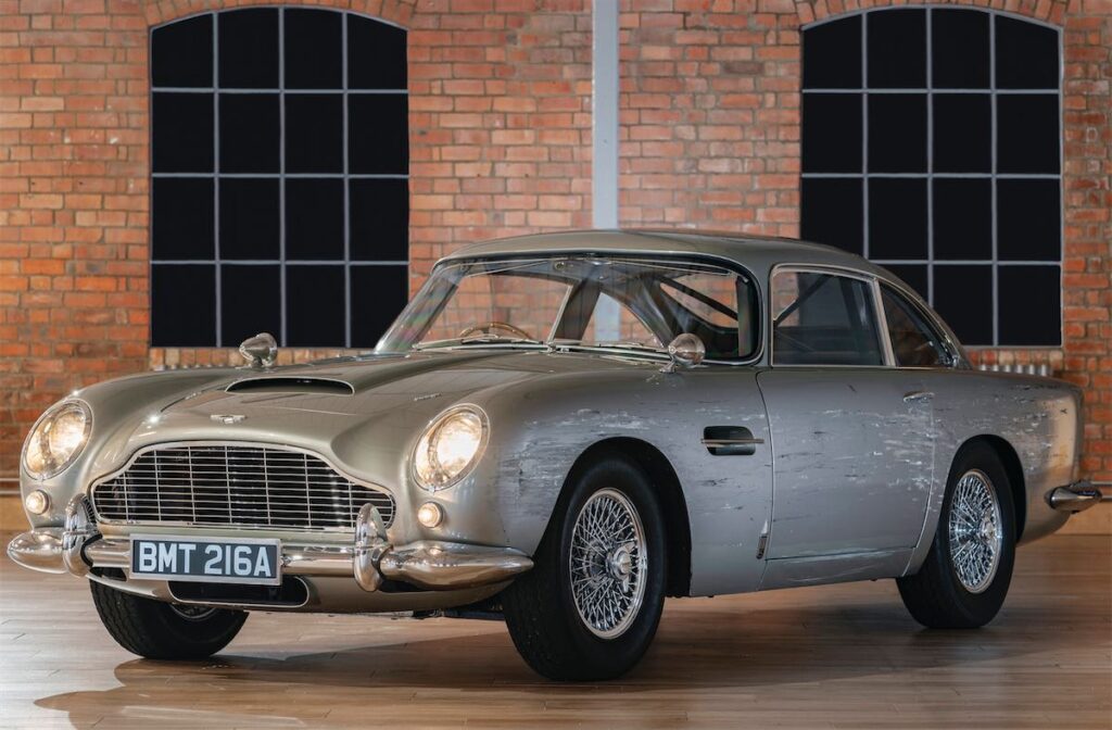 NO TIME TO DIE ASTON MARTIN REPLICA DB5 STUNT CAR