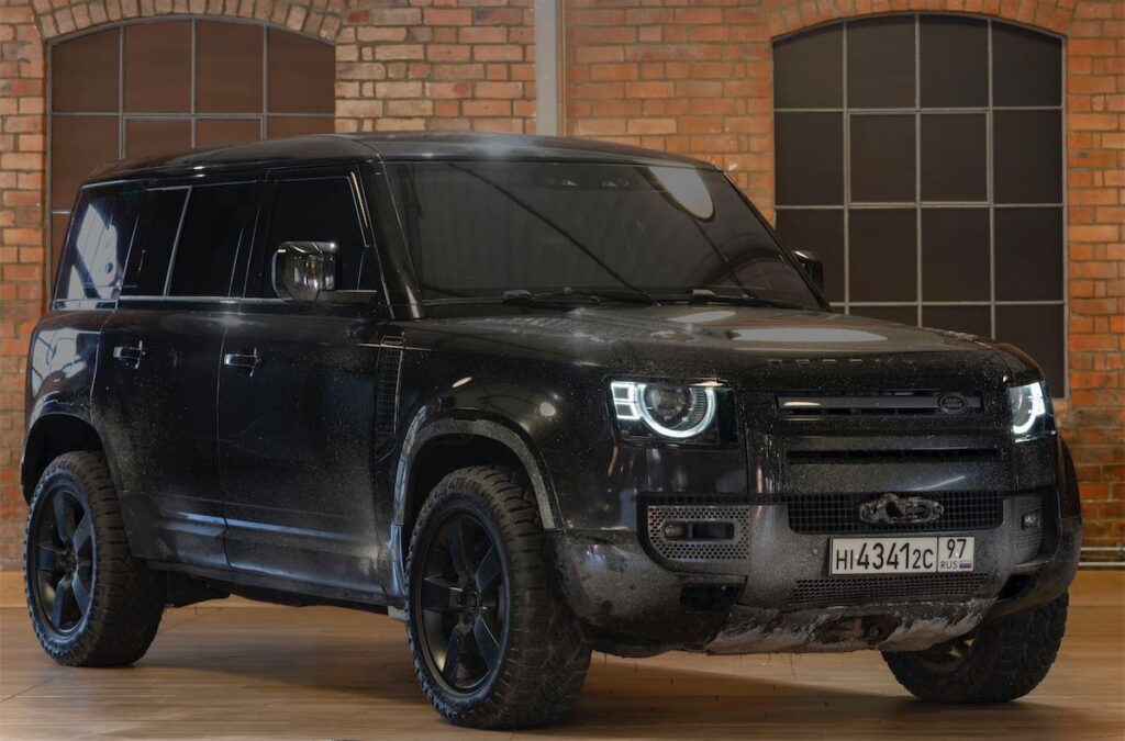 PRE-PRODUCTION LAND ROVER DEFENDER 110 NO TIME TO DIE STUNT CAR