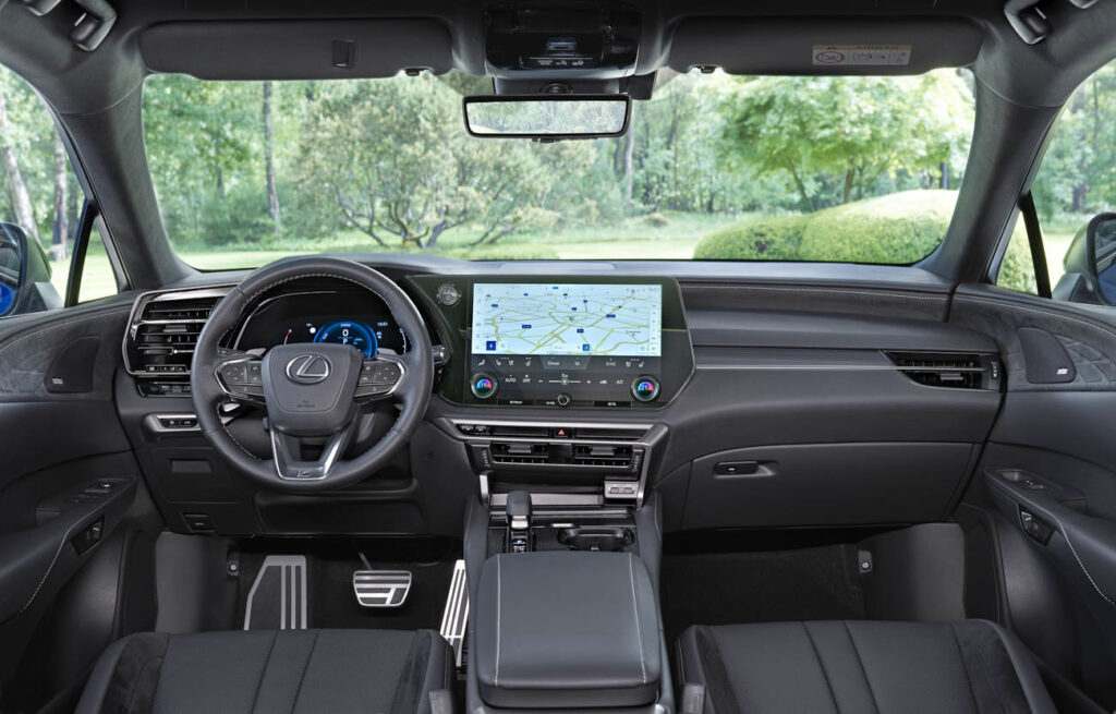 lexus rx cockpit