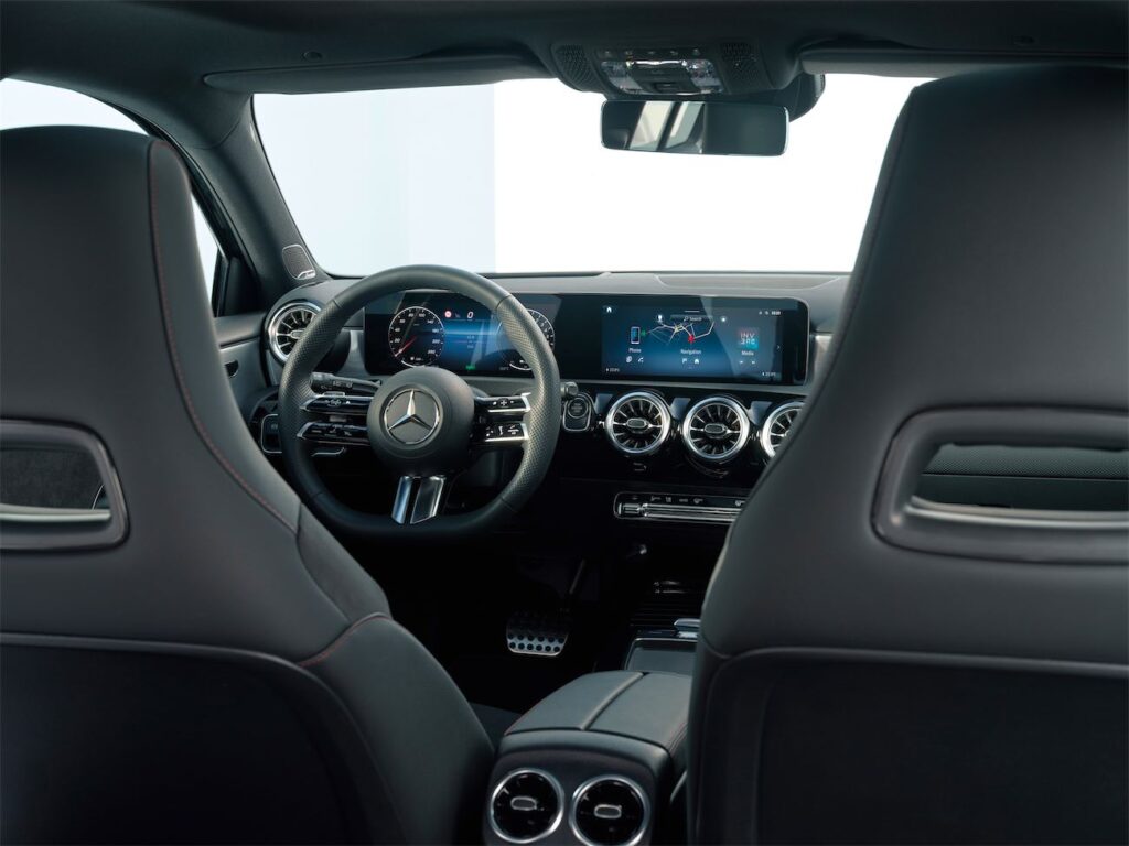 nuova mercedes-benz classe a interni