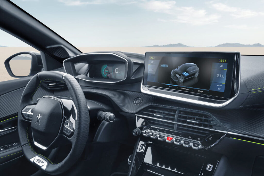 nuova peugeot 208 elettrica plancia