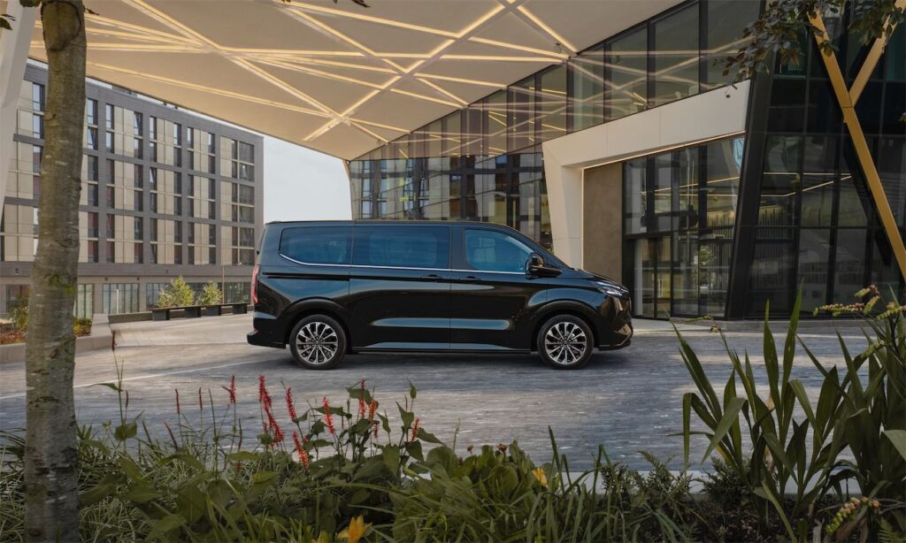 ford e-tourneo custom