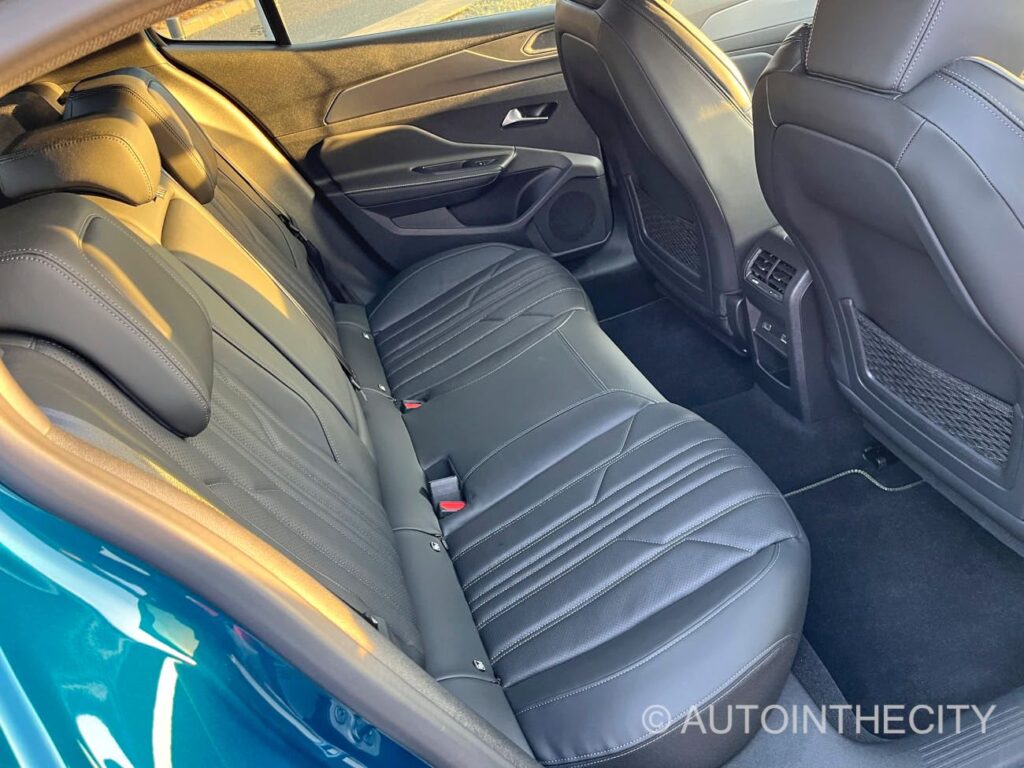 peugeot 408 sedili posteriori