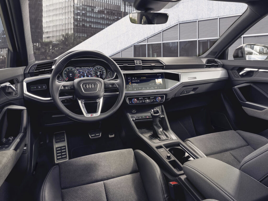 audi q3 identity black