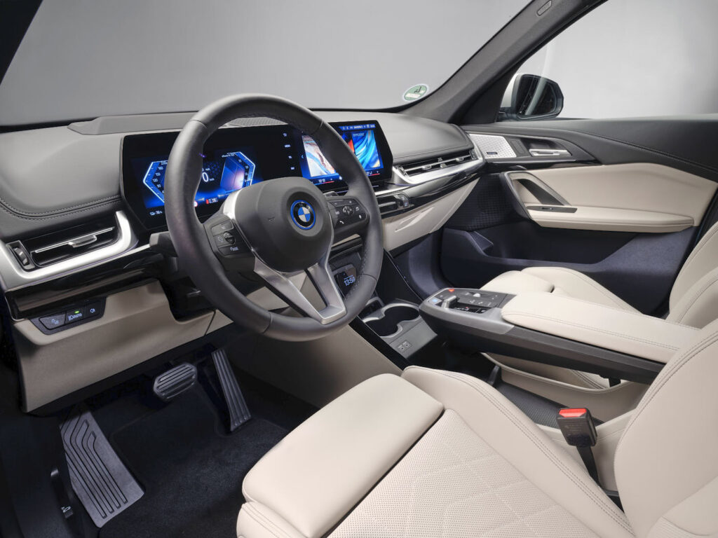 BMW iX1 eDrive20 cockpit