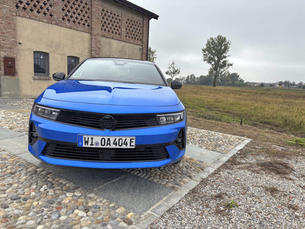 opel astra electric