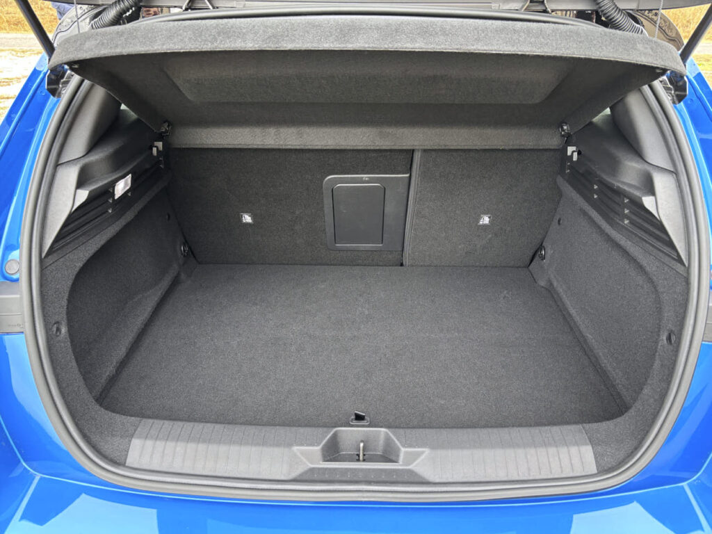 opel astra bagagliaio