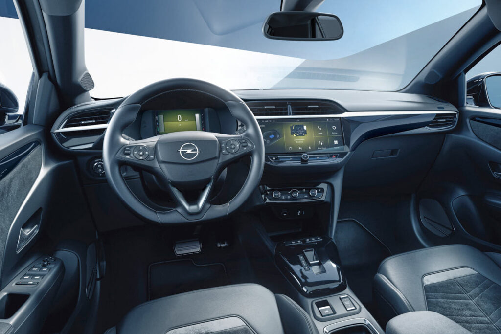 opel corsa electric abitacolo