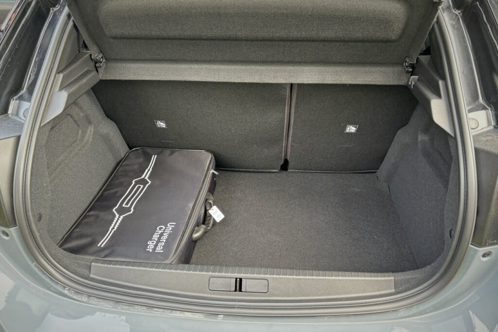 opel corsa electric bagagliaio