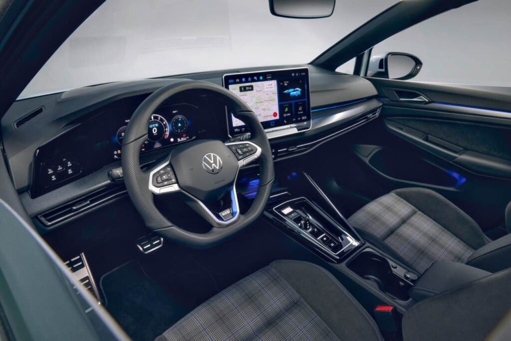 volkswagen golf cockpit
