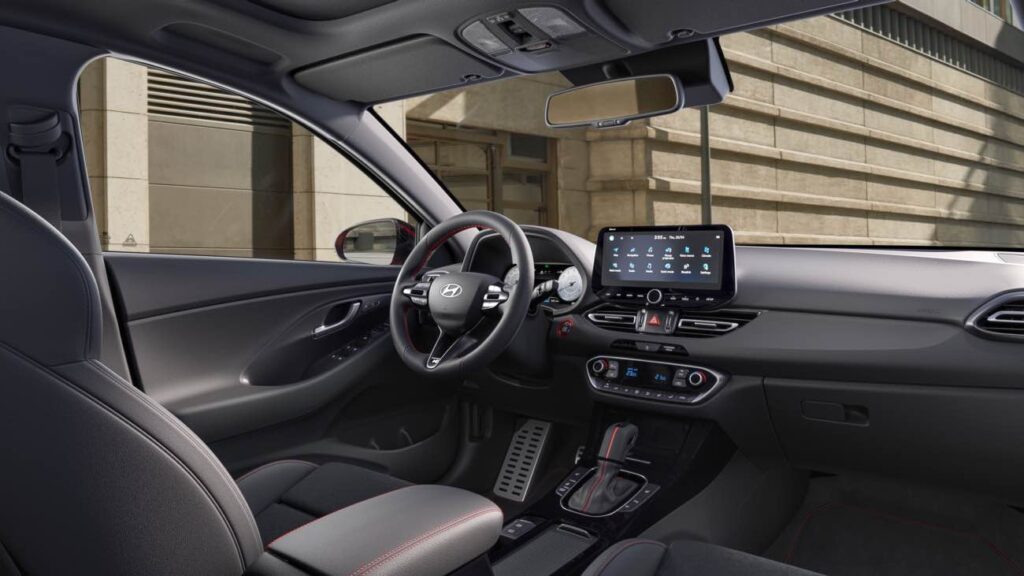 hyundai i30 cockpit