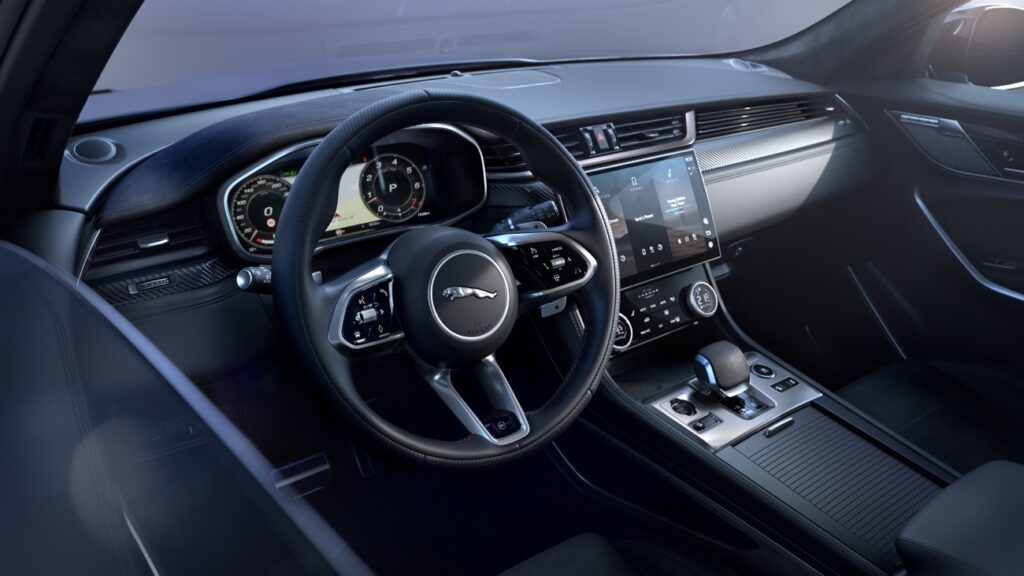 jaguar fpace abitacolo